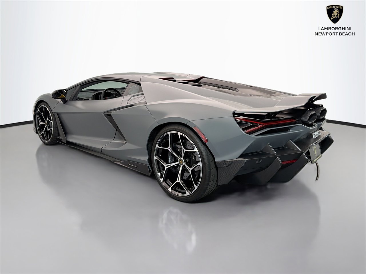 Used 2025 Lamborghini Revuelto AWD/4WD image 5
