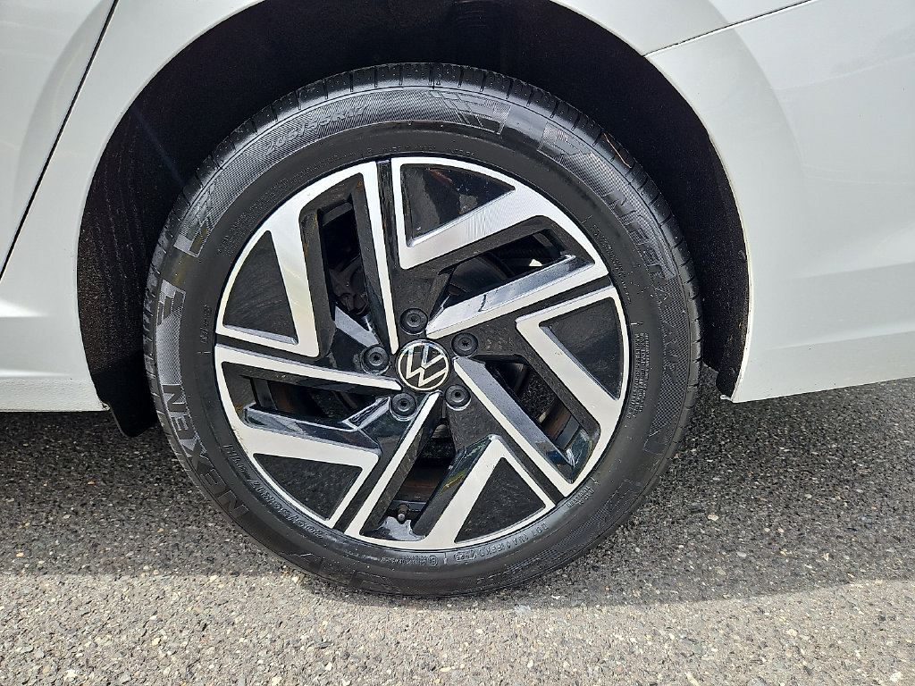 Certified 2023 Volkswagen Jetta SEL FWD image 9
