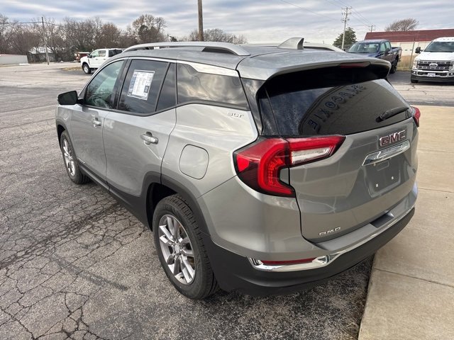 Used 2024 GMC Terrain SLT image 7