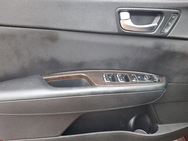 Used 2018 Kia Optima EX w/ Premium Package image 12