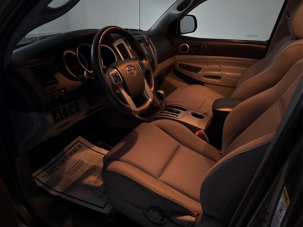 Used 2013 Toyota Tacoma 4x4 Access Cab V6 w/ TRD Off-Road Pkg image 9