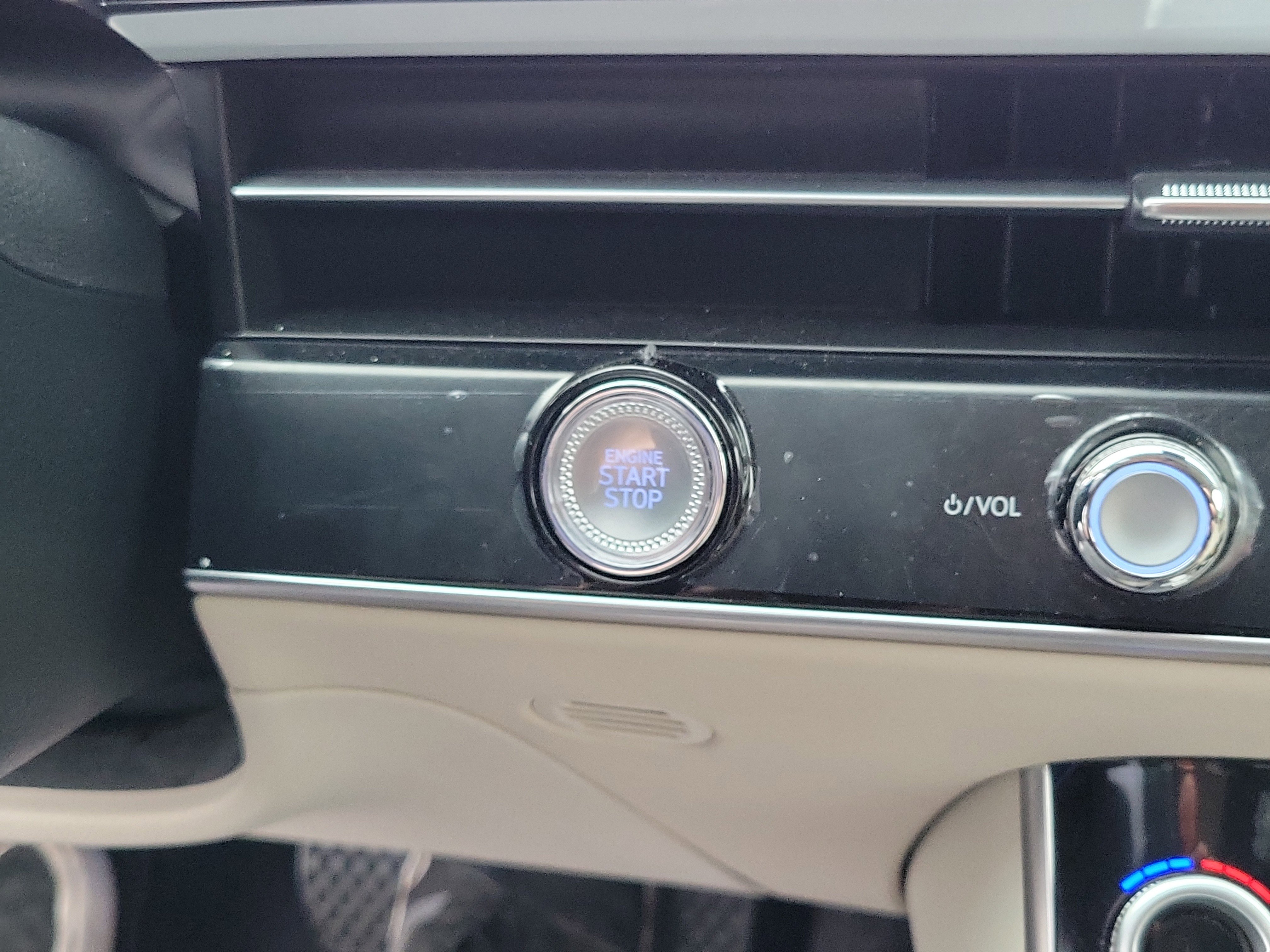 Certified 2026 Genesis GV70 2.5T Select image 15