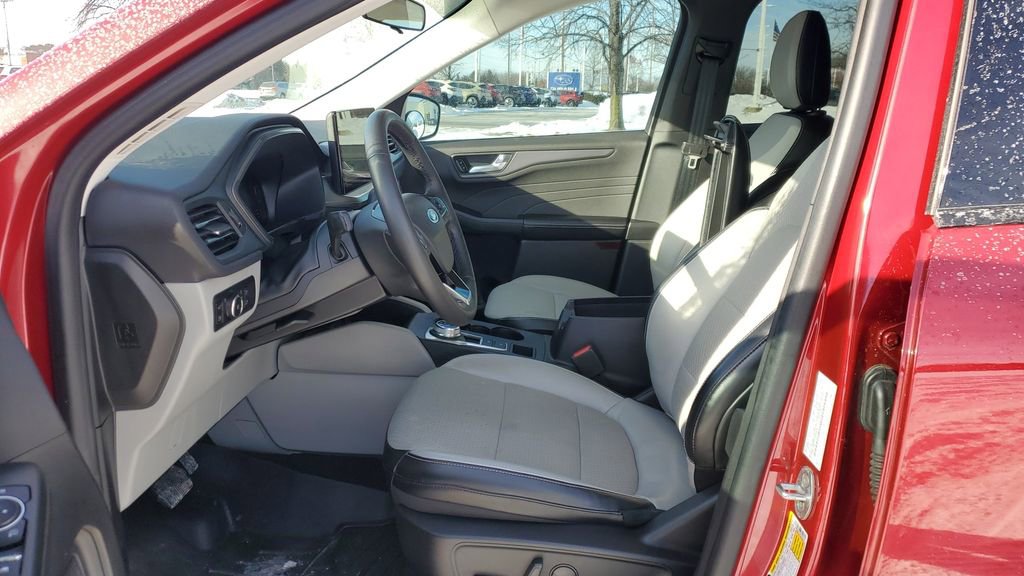 Used 2023 Ford Escape SE image 7