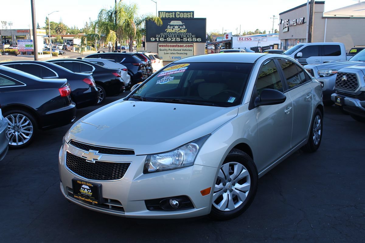 Used 2014 Chevrolet Cruze LS FWD image 34