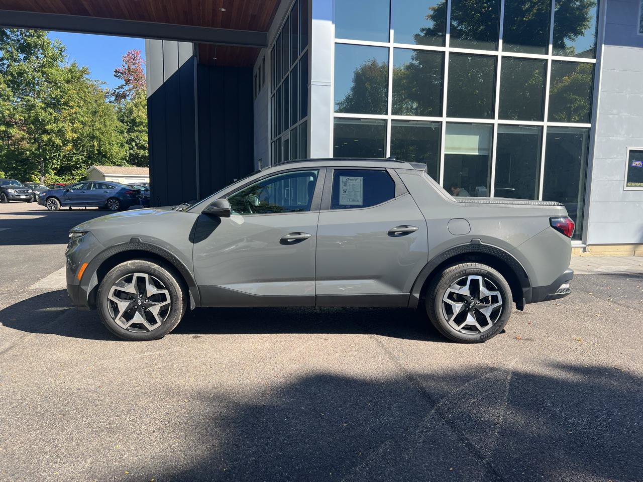 Used 2022 Hyundai Santa Cruz Limited AWD/4WD image 2