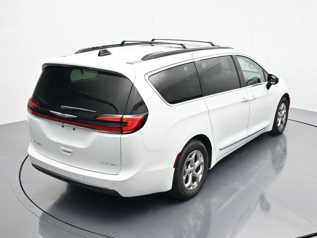 Used 2023 Chrysler Pacifica Limited image 34