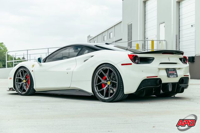 Used 2018 Ferrari 488 GTB RWD image 10