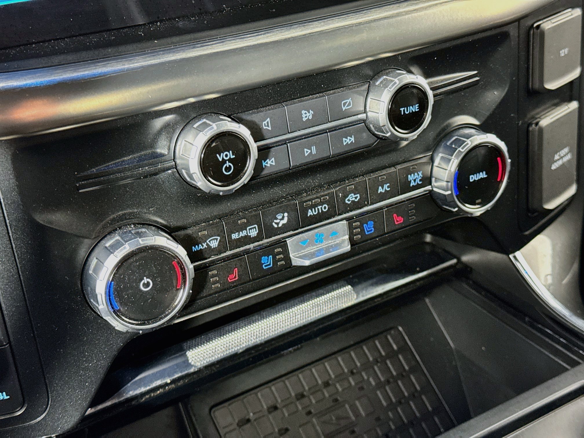 Used 2023 Ford F150 Lariat w/ Equipment Group 502A High AWD/4WD image 16