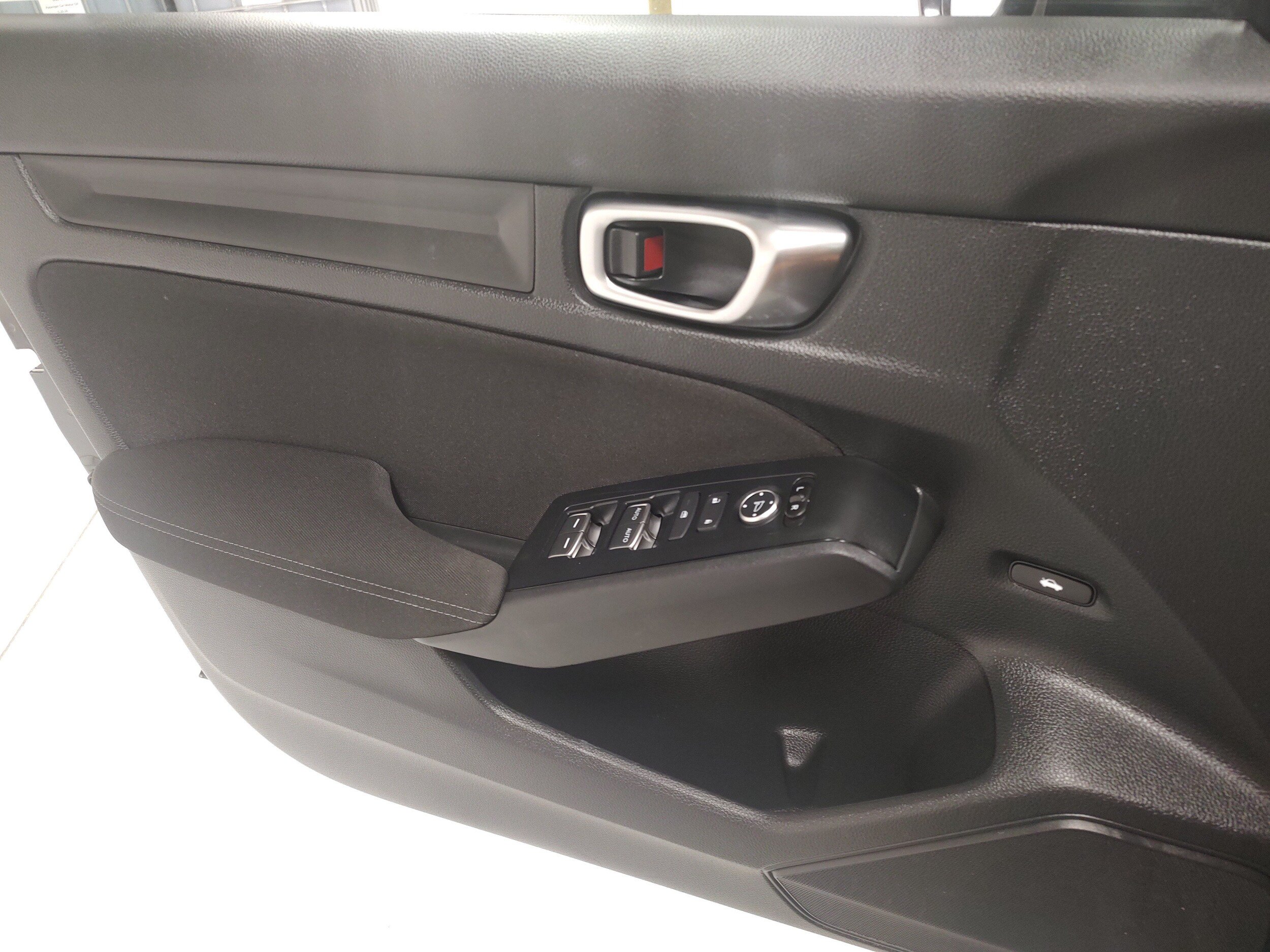 Used 2025 Honda Civic Sport image 9