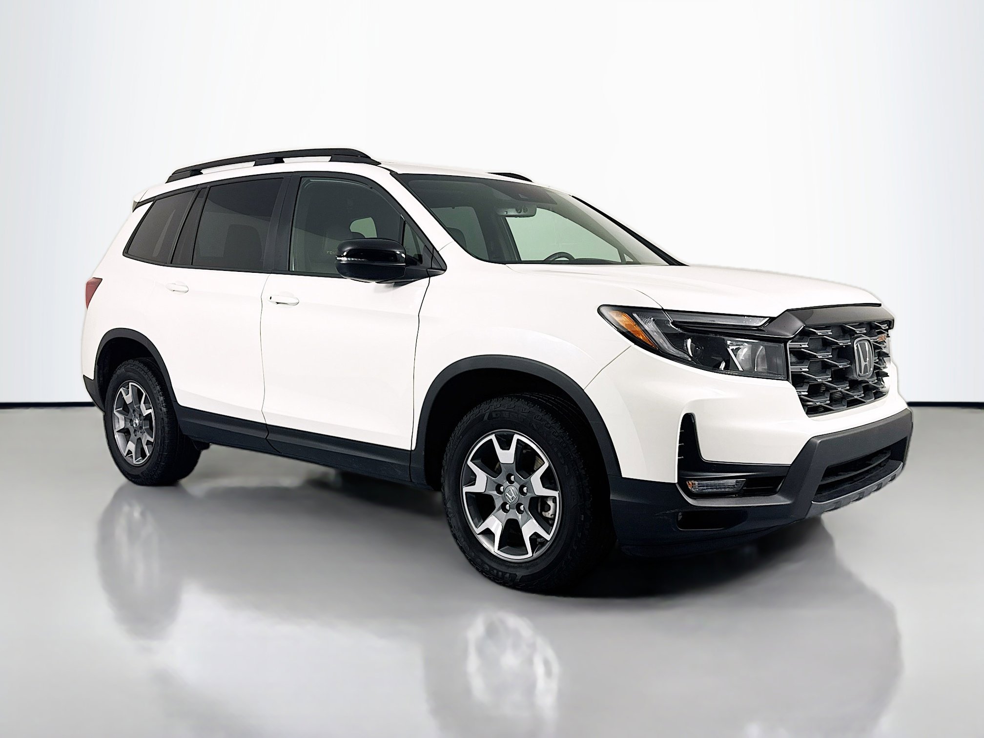 Certified 2023 Honda Passport TrailSport image 3