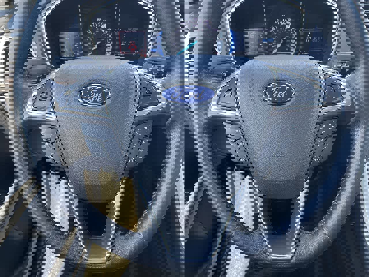 Used 2016 Ford Fusion SE w/ Equipment Group 202A image 10