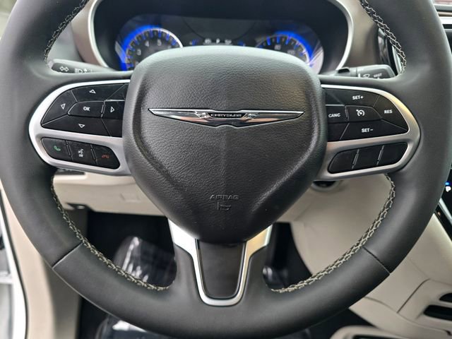 Certified 2024 Chrysler Voyager LX image 12