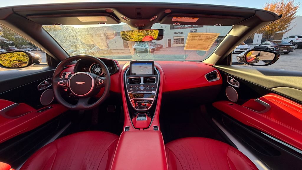Used 2019 Aston Martin DB11 Volante image 10