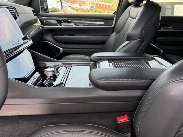 Used 2022 Jeep Wagoneer Series II AWD/4WD image 33