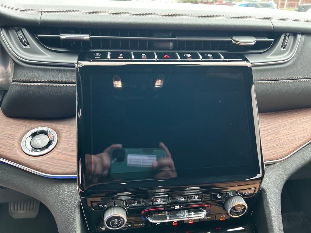 New 2025 Jeep Grand Cherokee Summit w/ Adv Protech Group IV image 14