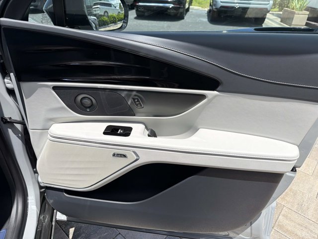 New 2026 Lincoln Nautilus Reserve AWD/4WD image 17
