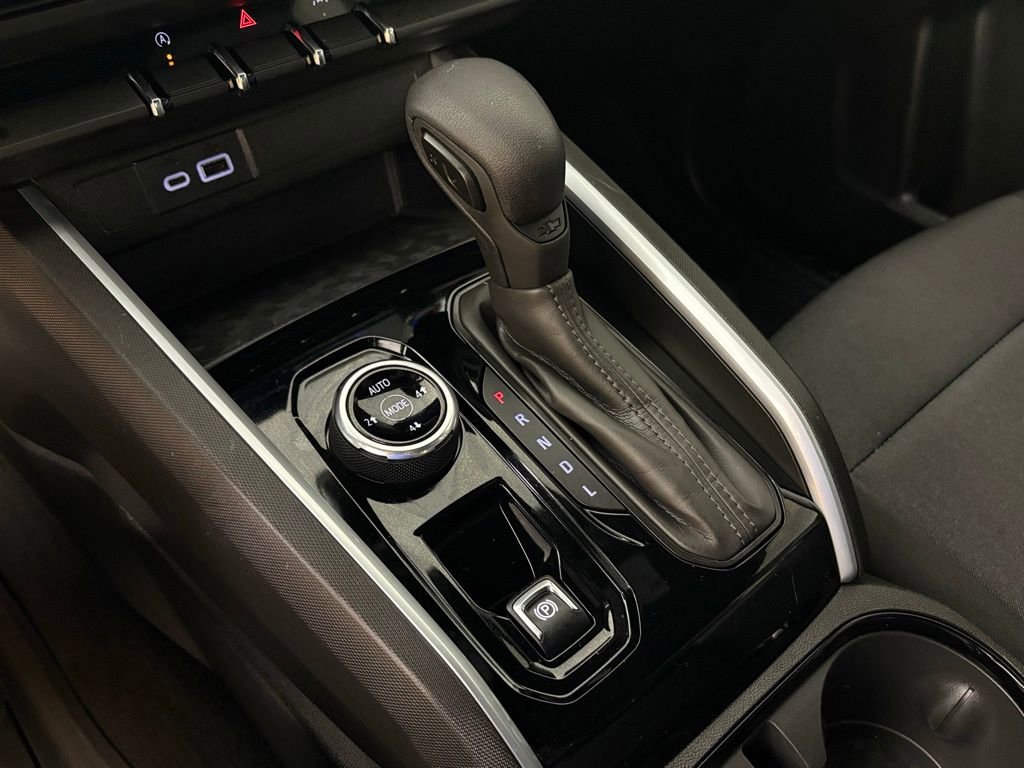 Used 2023 Chevrolet Colorado Trail Boss w/ Technology Package image 35
