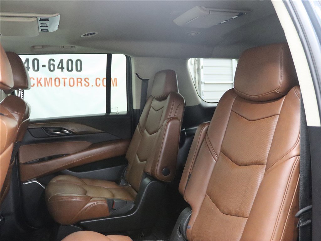 Used 2020 Cadillac Escalade ESV Luxury w/ LPO, Radiant Package AWD/4WD image 15