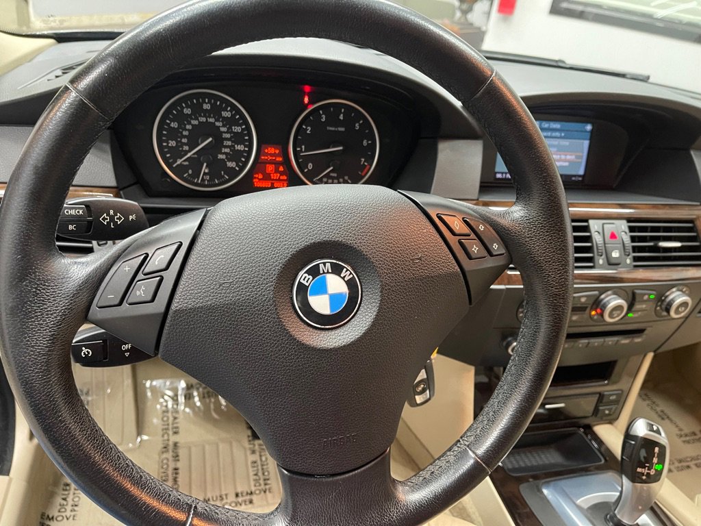 Used 2010 BMW 528i Sedan RWD image 36