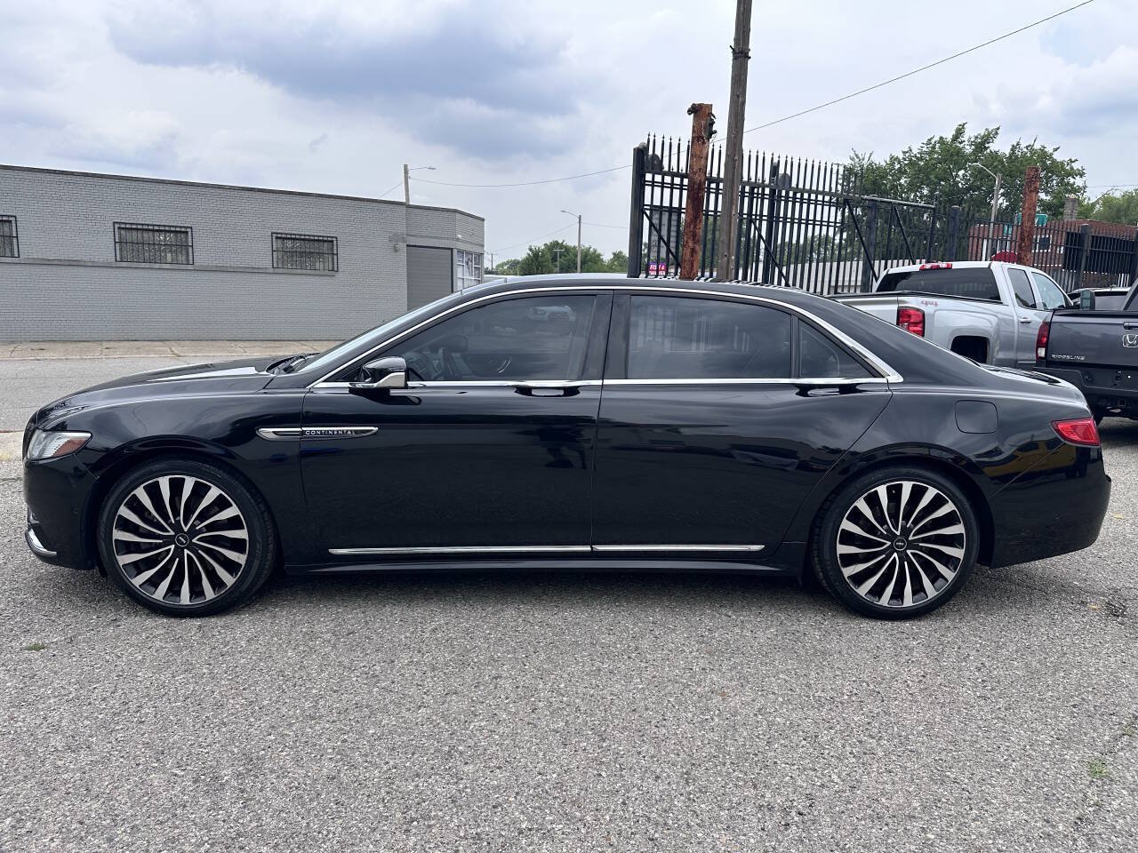 Used 2017 Lincoln Continental Black Label w/ Technology Package AWD/4WD image 6