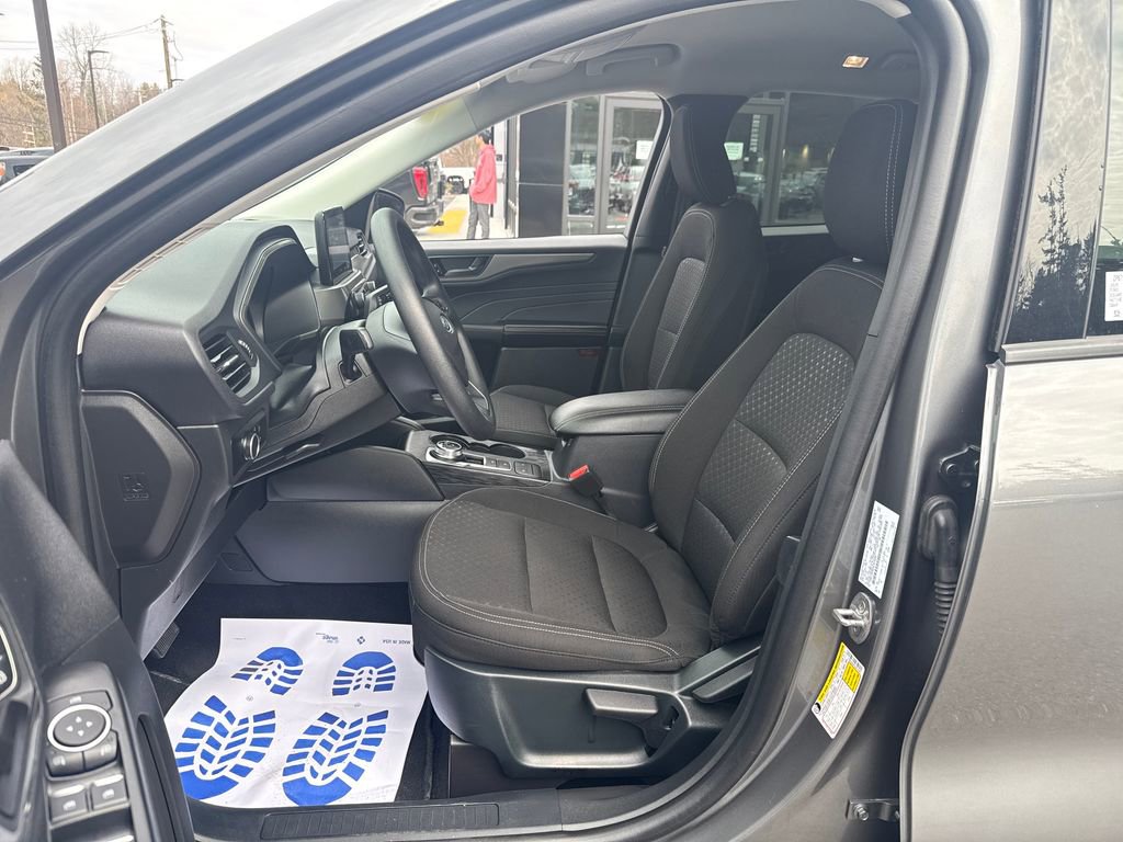 Used 2025 Ford Escape Active AWD/4WD image 22