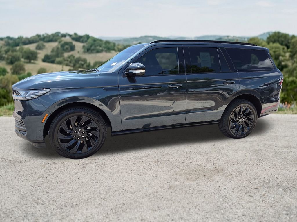 Used 2025 Lincoln Navigator Reserve w/ Jet Appearance Package AWD/4WD image 4