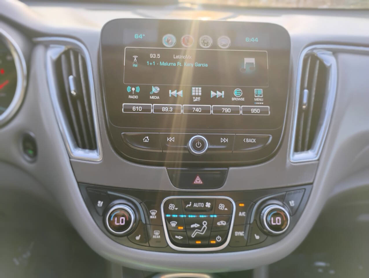 Used 2017 Chevrolet Malibu Premier FWD image 19