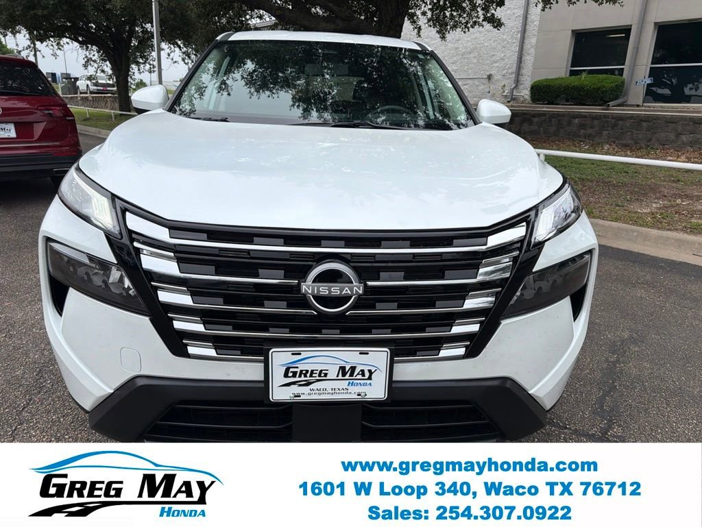 Used 2025 Nissan Rogue SV FWD image 8