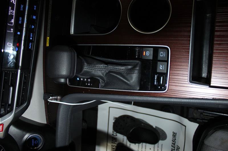 Used 2023 Toyota Sienna LE w/ LE Plus Package FWD image 21