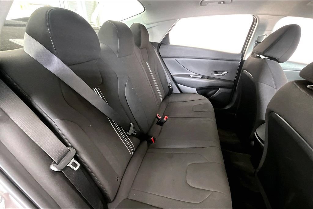 Certified 2021 Hyundai Elantra SEL FWD image 28