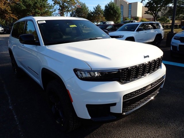 New 2025 Jeep Grand Cherokee L Altitude image 9