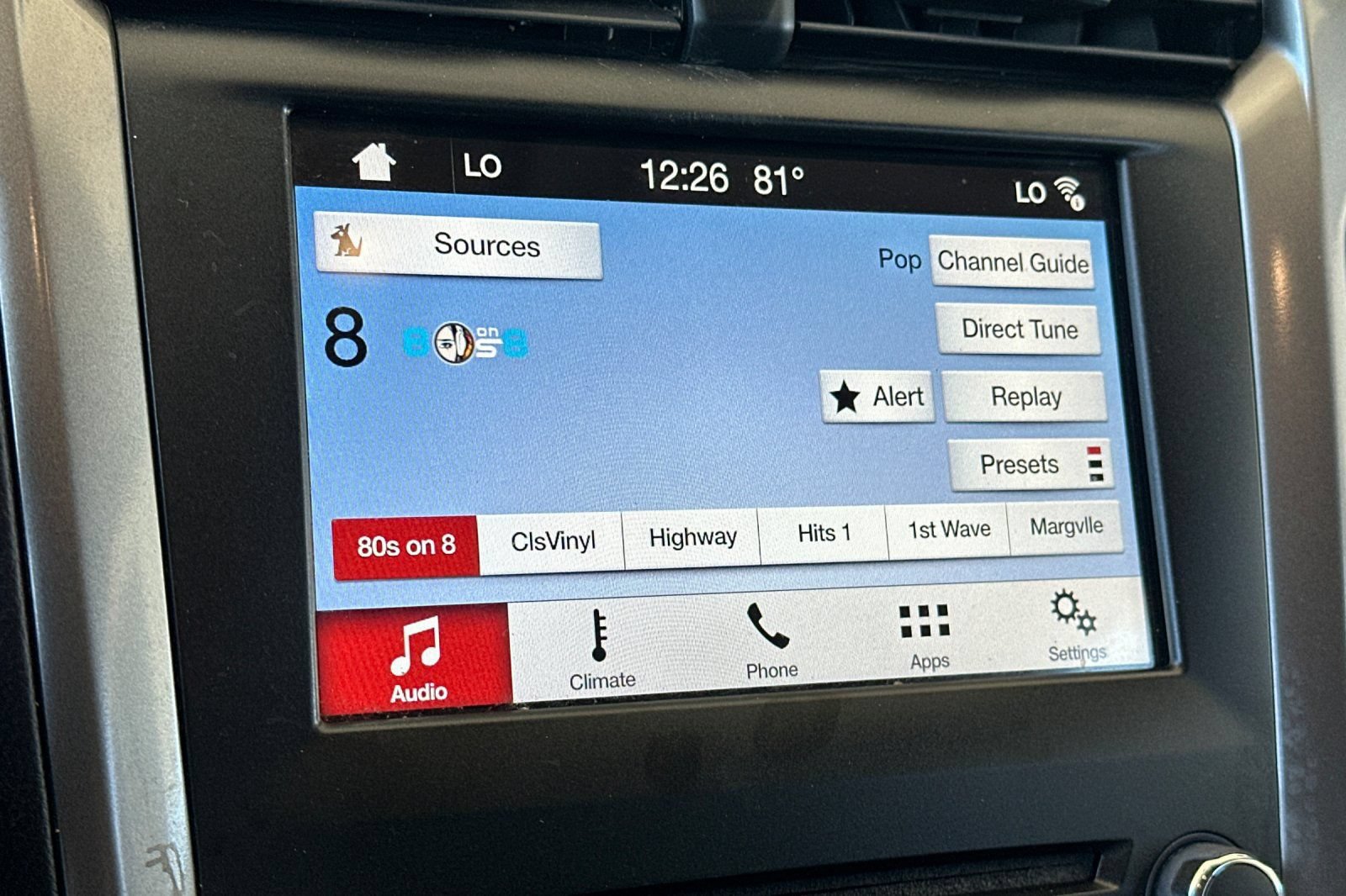 Used 2017 Ford Fusion SE w/ Fusion SE Technology Package FWD image 17