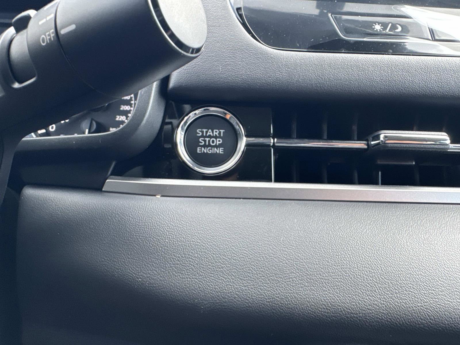 New 2025 Mitsubishi Outlander SE image 27