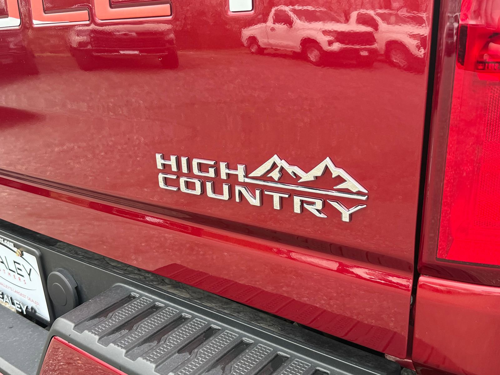 Used 2022 Chevrolet Silverado 2500 High Country w/ LPO, Hitch Package AWD/4WD image 10