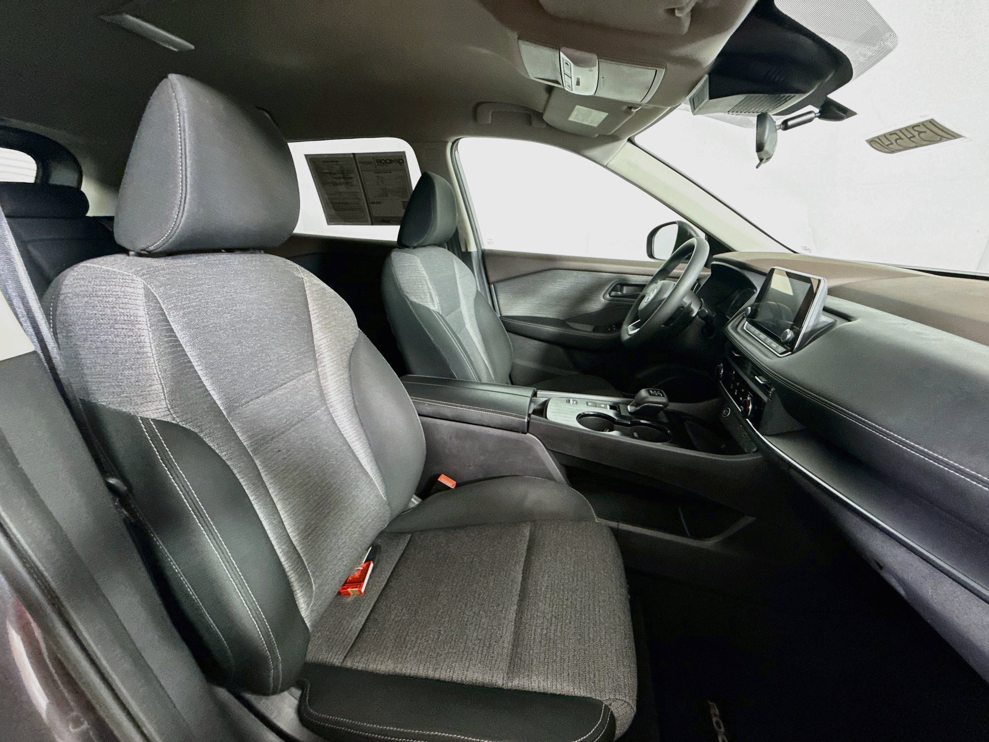Used 2021 Nissan Rogue S FWD image 26