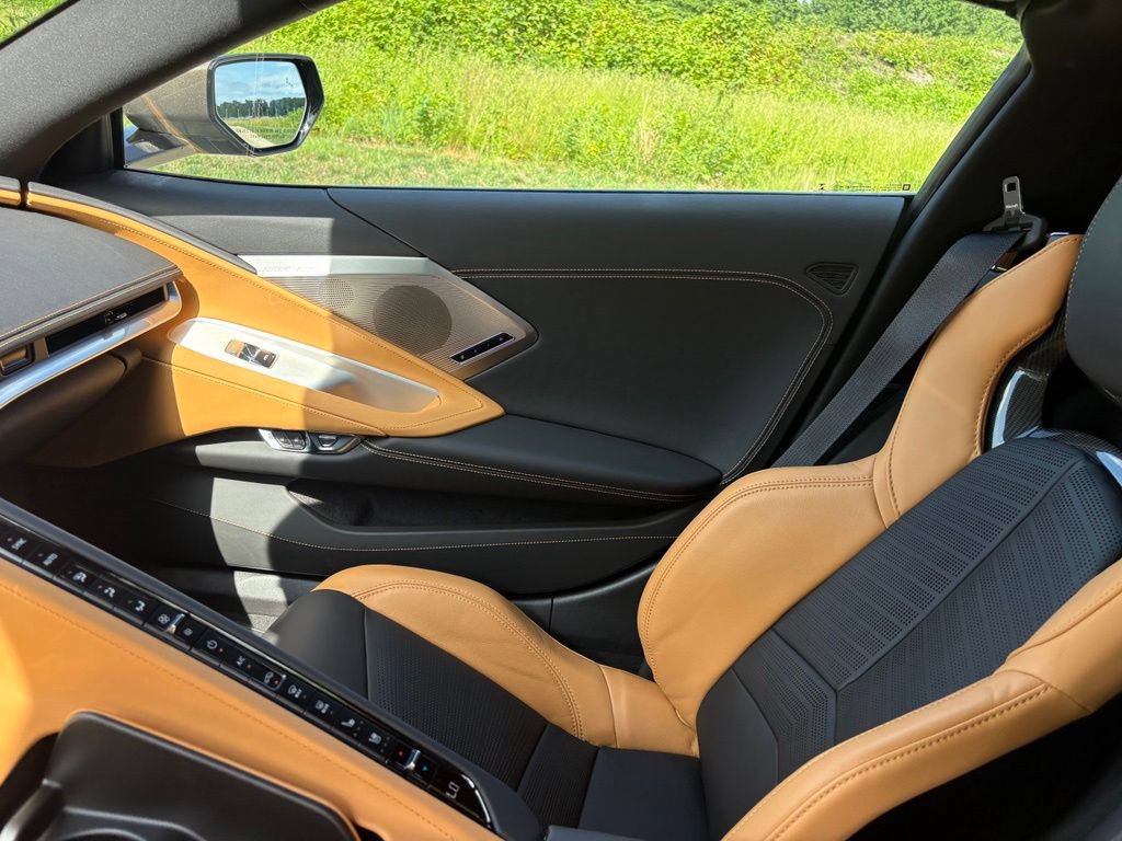Used 2021 Chevrolet Corvette Stingray Preferred Cpe w/ Z51 Performance Package RWD image 21