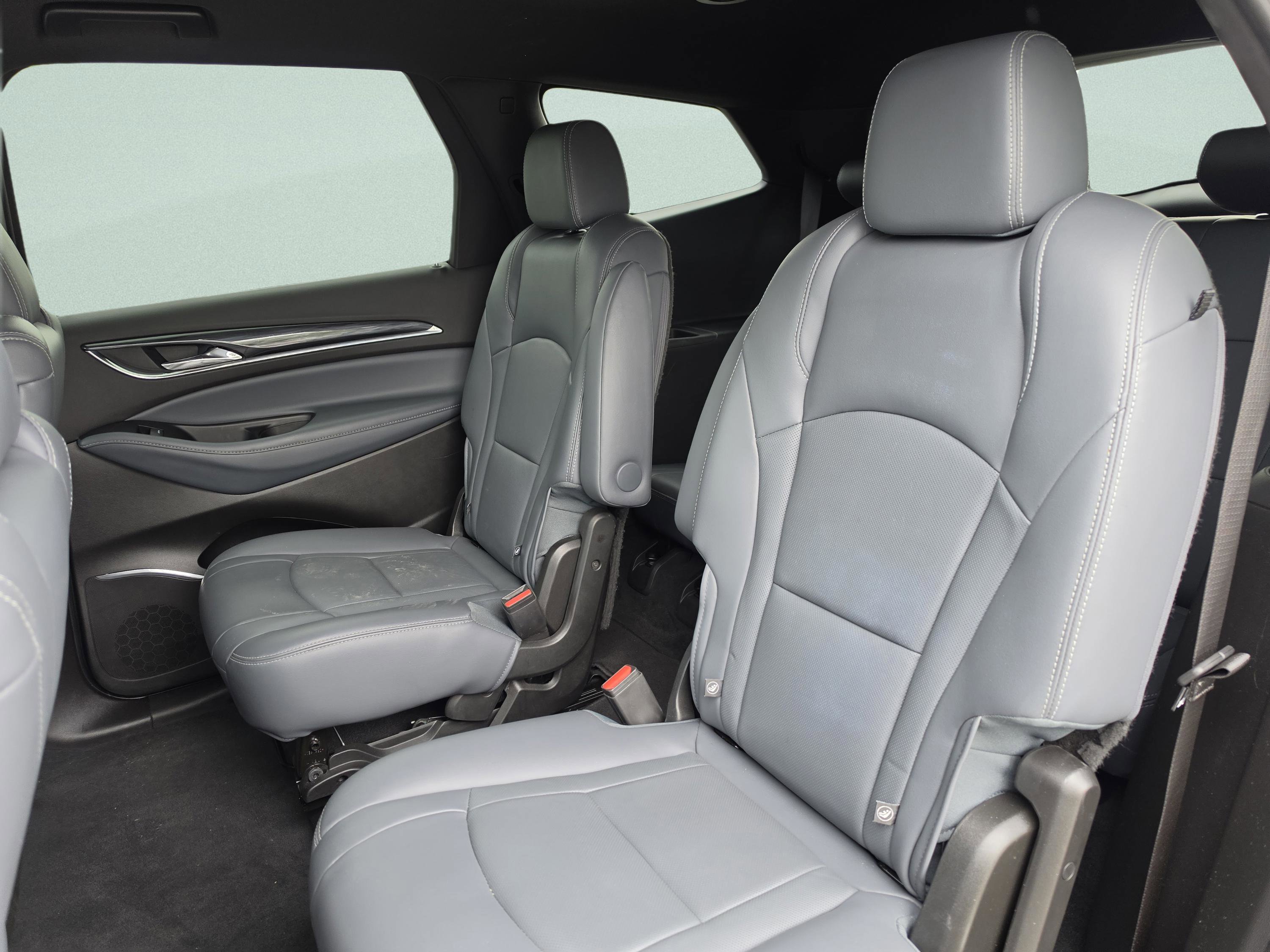 Used 2023 Buick Enclave Essence FWD image 23