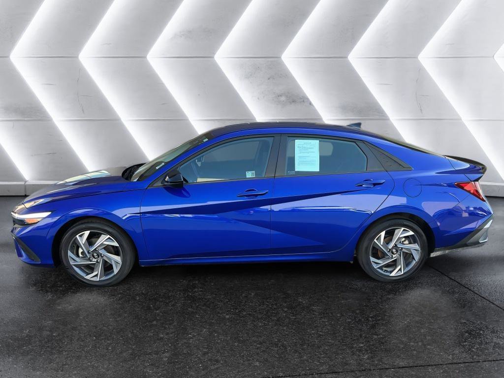 Used 2025 Hyundai Elantra Sport image 8