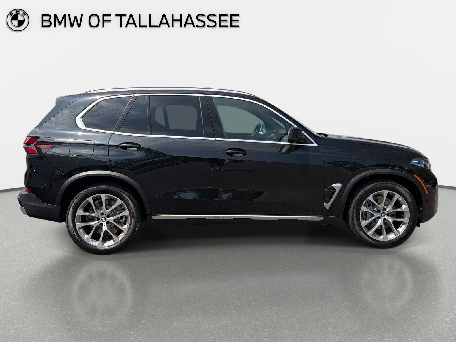 New 2026 BMW X5 xDrive50e w/ Premium Package AWD/4WD image 4