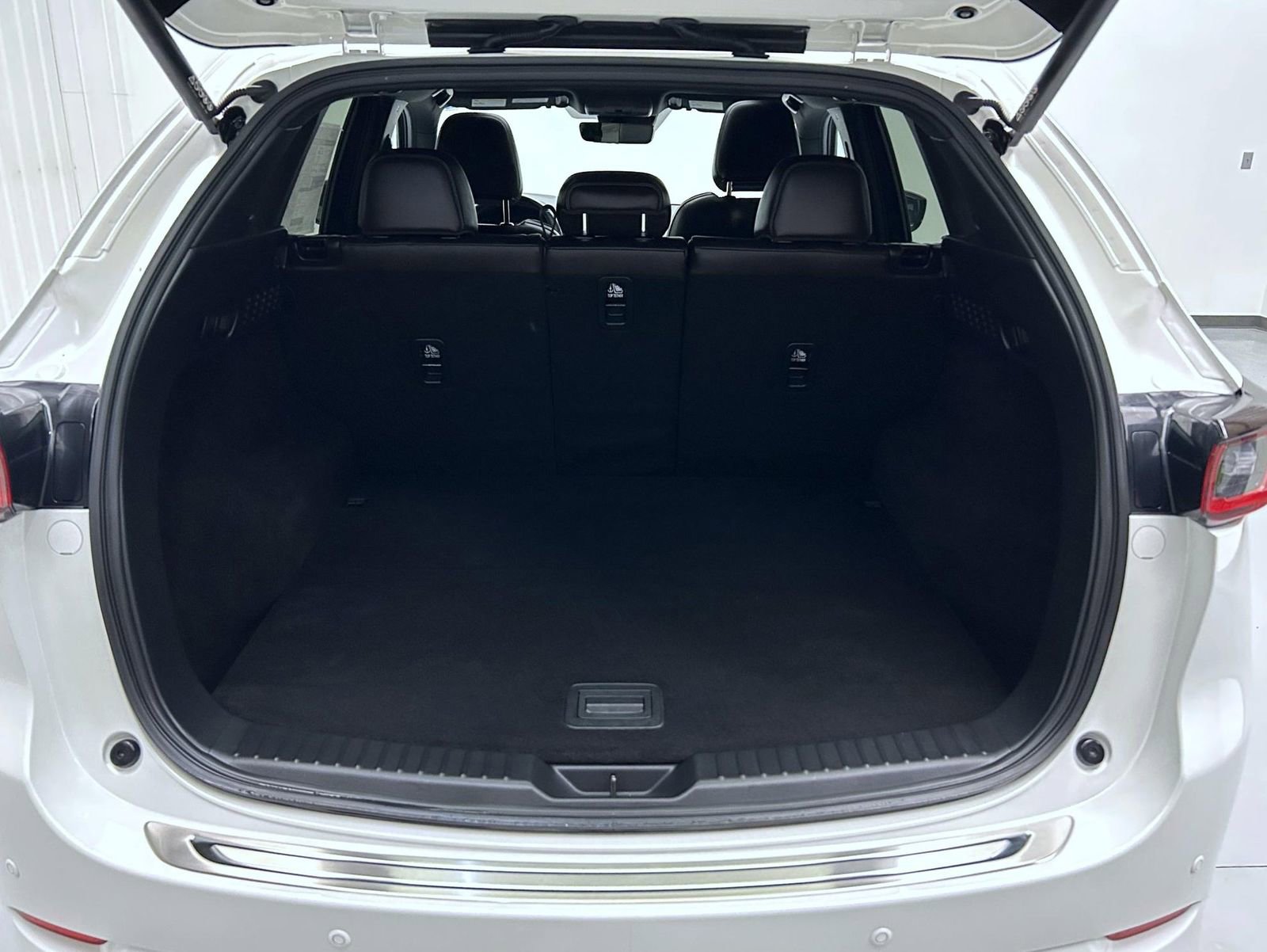 Certified 2025 MAZDA CX-5 Signature AWD/4WD image 9