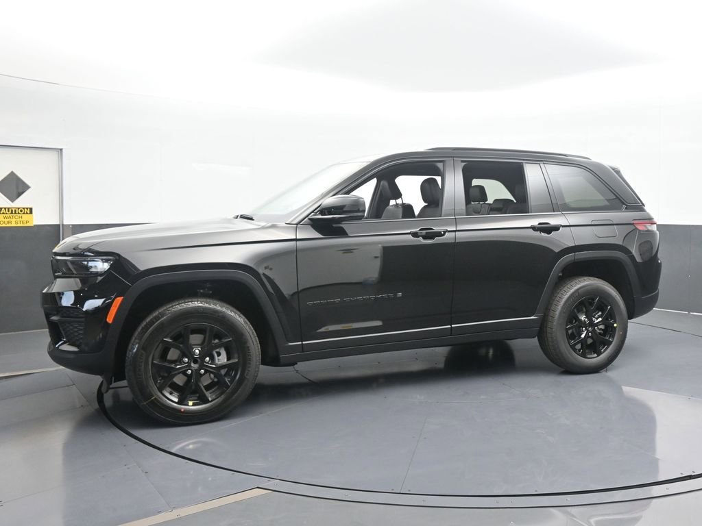 New 2025 Jeep Grand Cherokee Altitude image 2