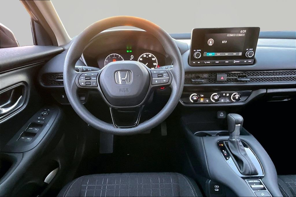 Used 2025 Honda HR-V LX image 9
