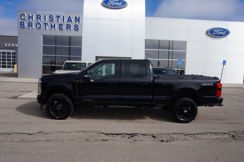 Used 2025 Ford F350 Lariat w/ Black Appearance Package AWD/4WD image 1