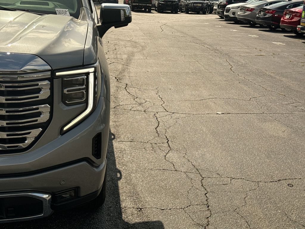 Used 2024 GMC Sierra 1500 Denali w/ Technology Package AWD/4WD image 10