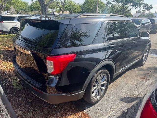 Used 2021 Ford Explorer XLT w/ Equipment Group 202A image 2