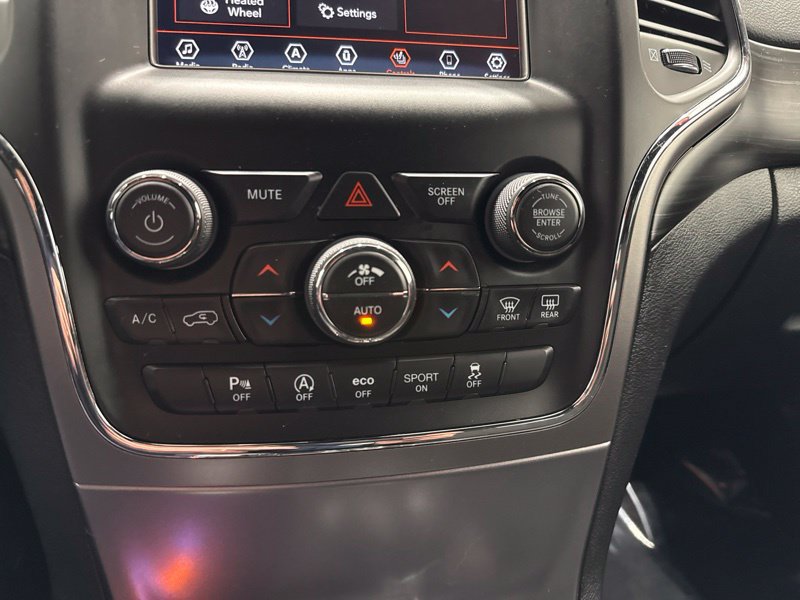 Used 2019 Jeep Grand Cherokee Laredo AWD/4WD image 32
