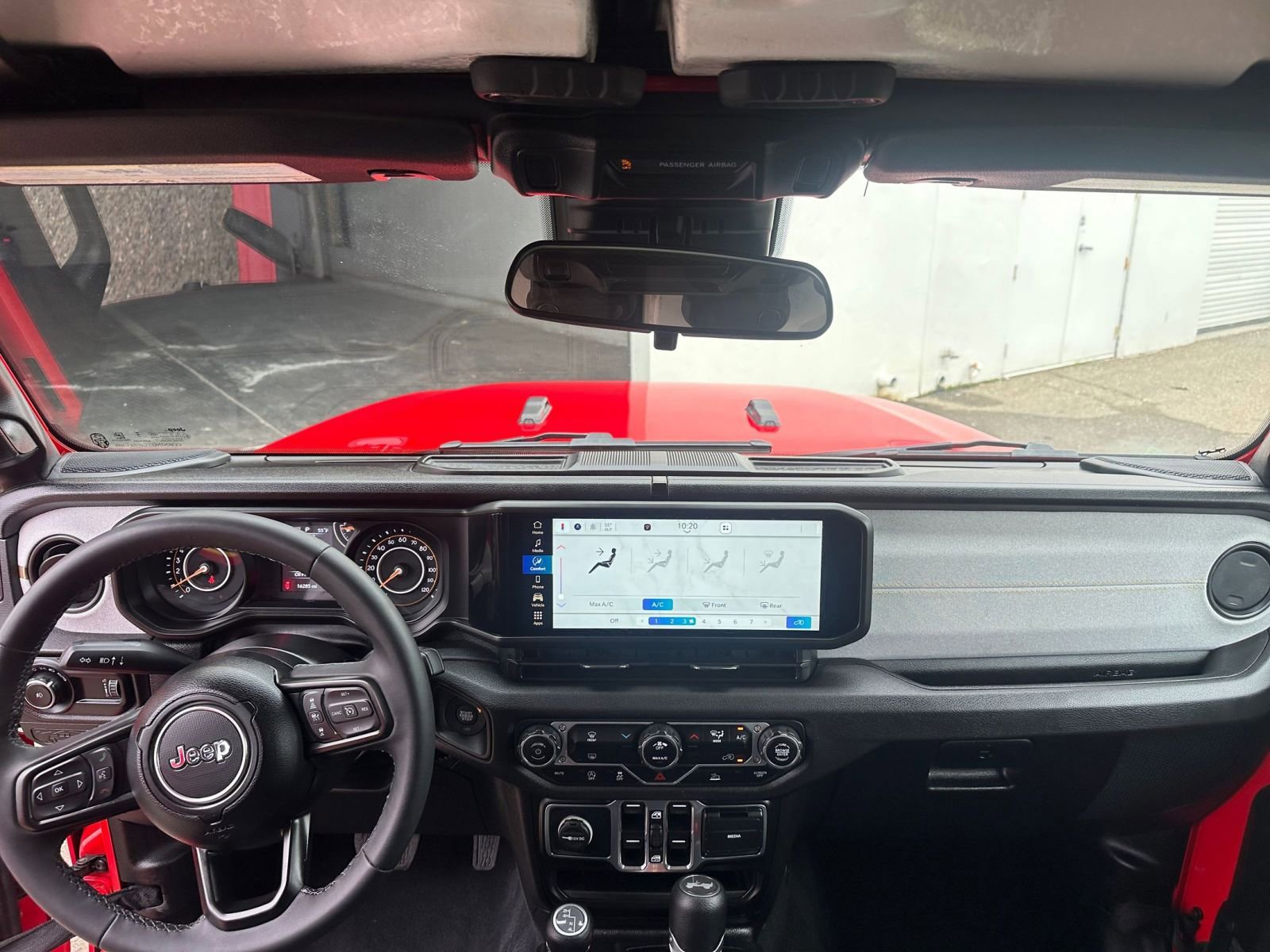 Used 2025 Jeep Wrangler Sport S image 33