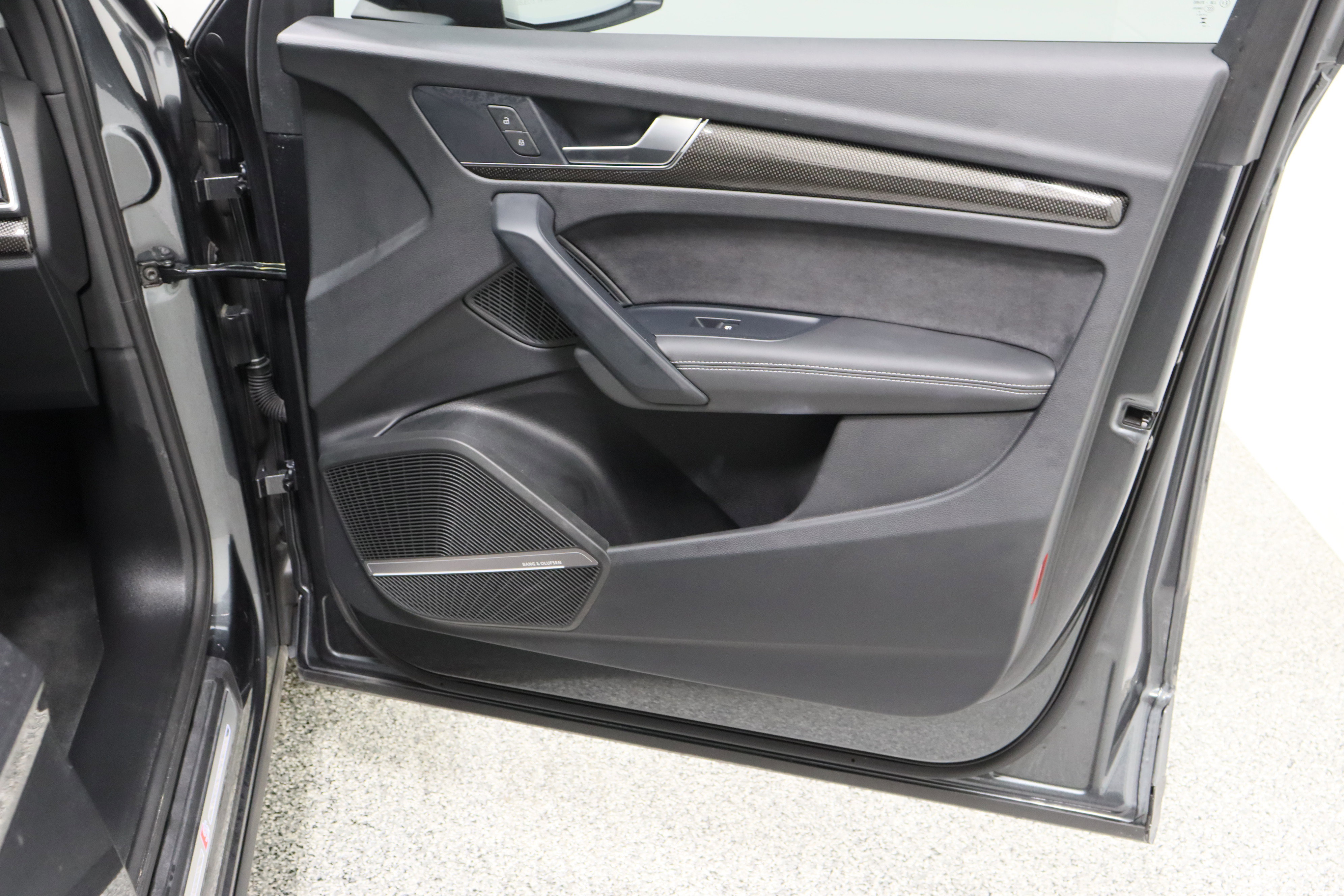 Used 2024 Audi SQ5 Prestige image 38