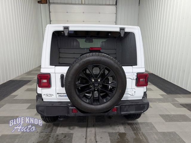 Used 2025 Jeep Wrangler Unlimited Sahara AWD/4WD image 3
