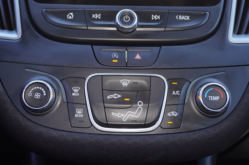 Used 2025 Chevrolet Malibu RS FWD image 17